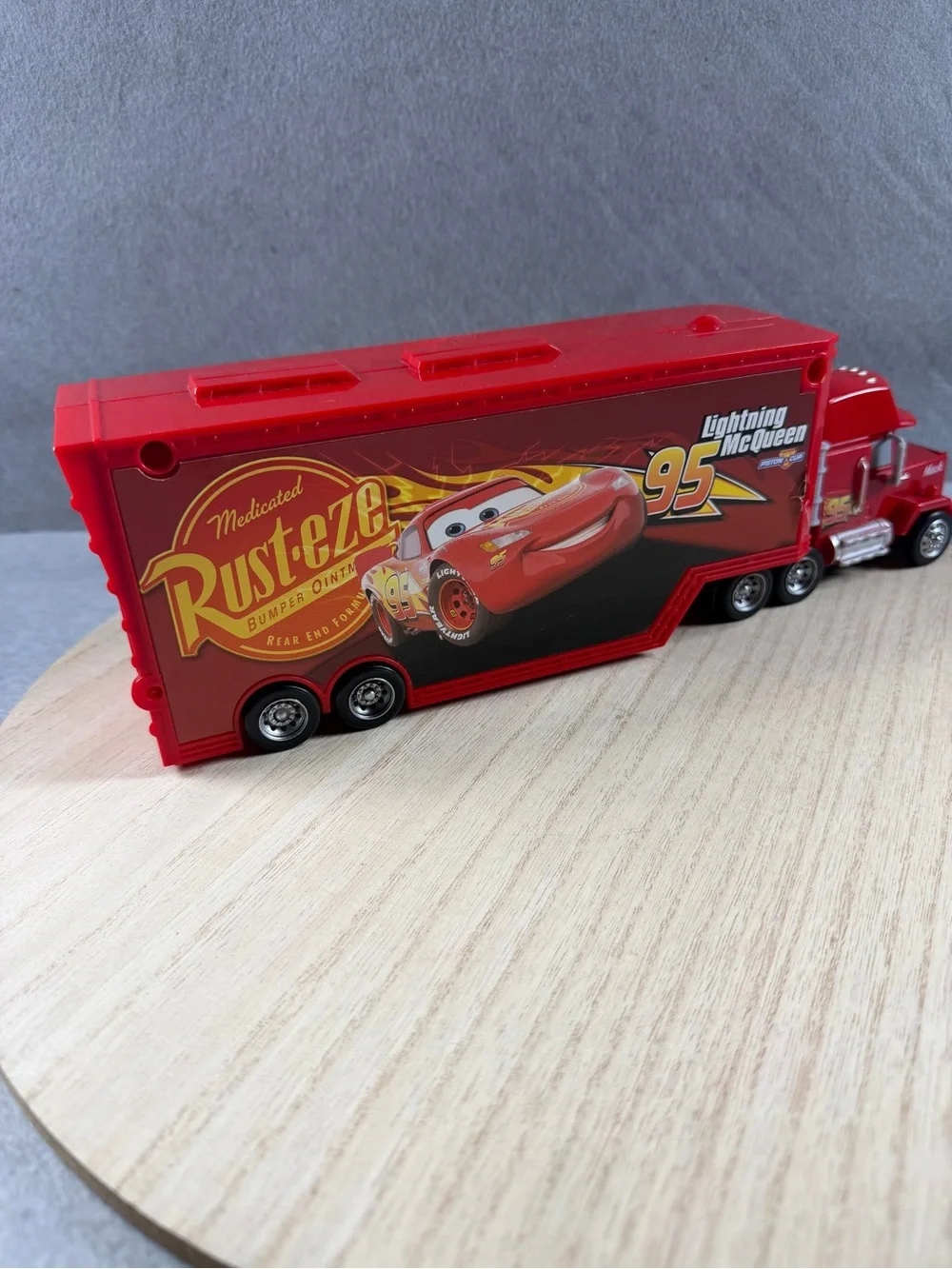 Disney/Pixar Cars 3 Traveling Mack vehicle and play set